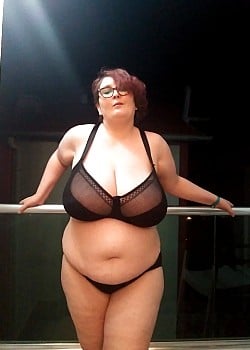 Busty Caledonia